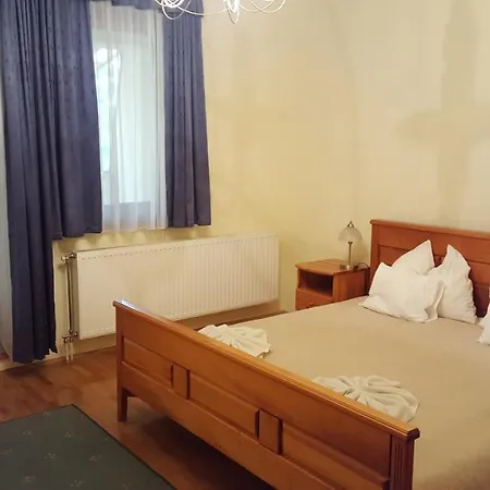 Laetitia Panzio فندق مبيت وإفطار Kaposvár